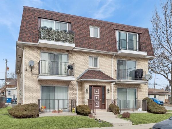 6534 W Montrose Avenue , Unit 3W, Harwood Heights, IL 60706