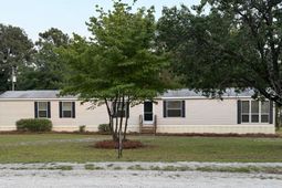 536 Bowman Avenue  photo 4