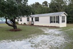 536 Bowman Avenue  photo 4
