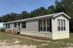 536 Bowman Avenue  photo 4