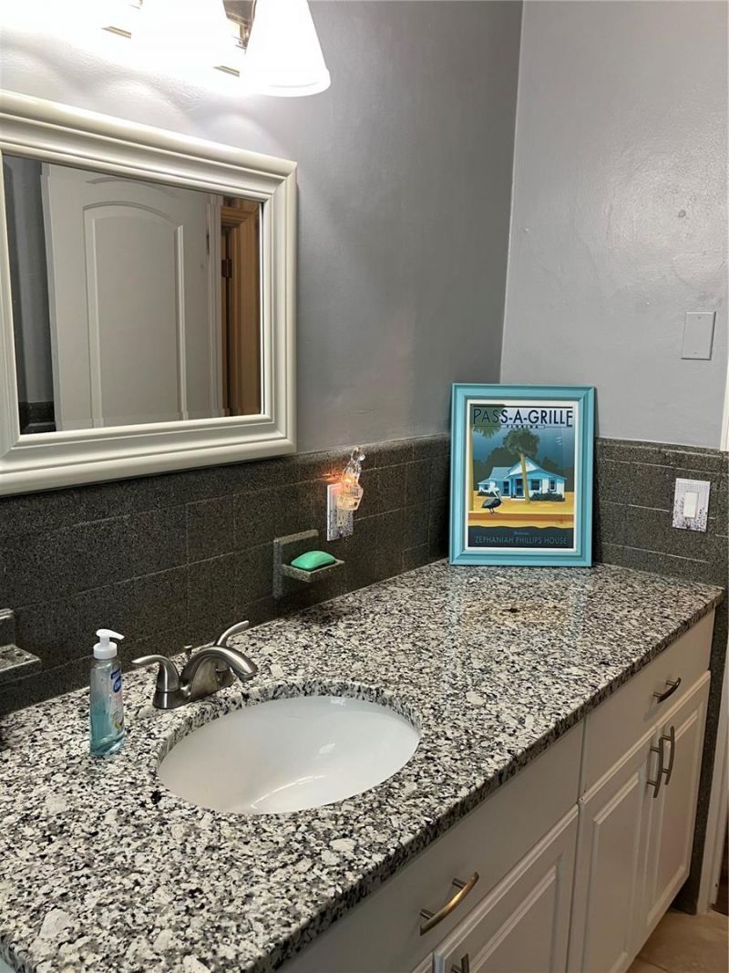 968 62nd Place S, Saint Petersburg, FL 33705 Photo