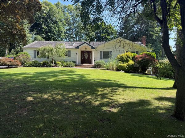 22 Gemini Lane, Nesconset, NY 11767