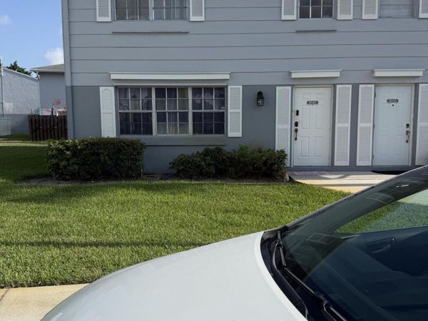 8040 SW 17TH Place, Unit 1-6, Davie, FL 33324