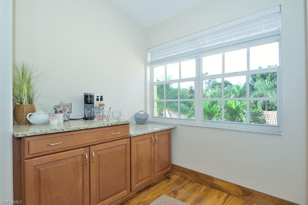 13050 Amberley Ct , Unit 708, Bonita Springs, FL 34135 Photo