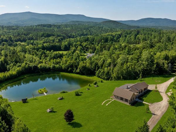123 Nichols Road, Peru, VT 05152