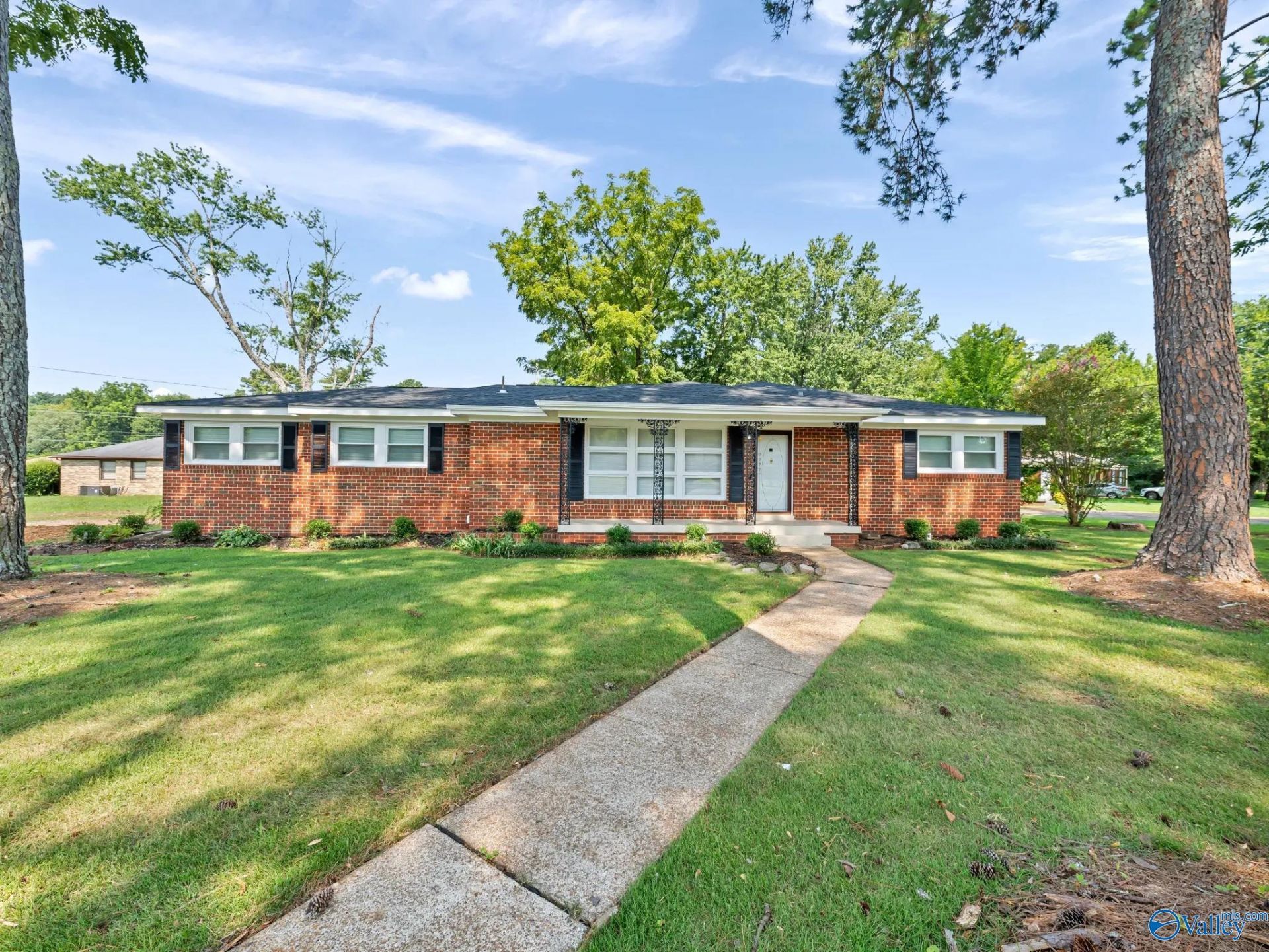 2222 Lynn Road Nw, Huntsville, AL 35810 Main Photo