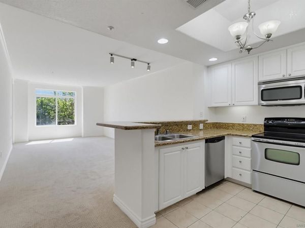 4175 Executive Dr , Unit G205, La Jolla, CA 92037