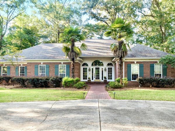 4 Spears Dr., Hattiesburg, MS 39402