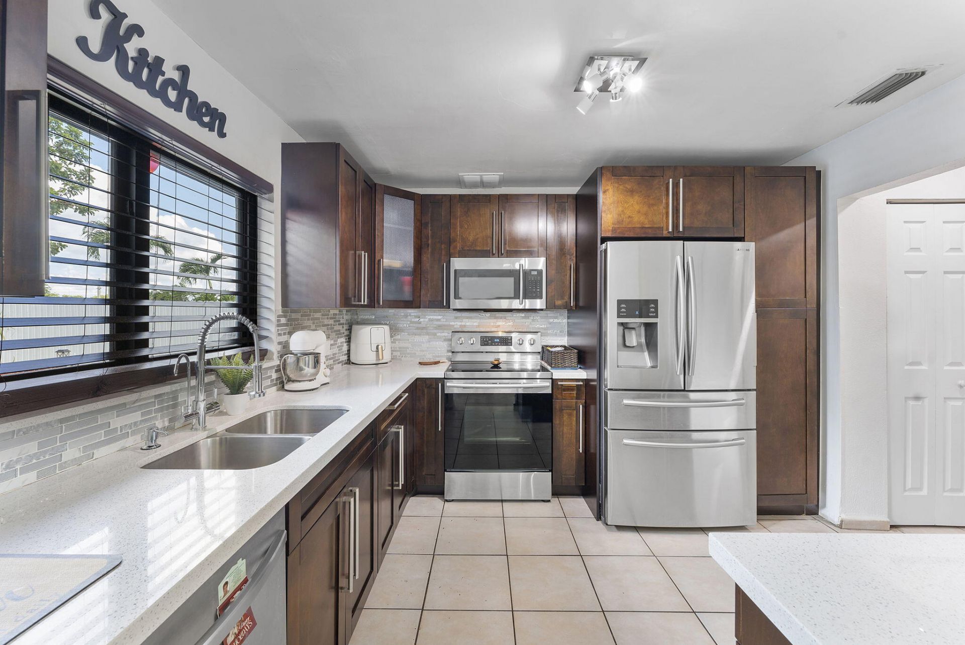 400 NW 98th Avenue, Pembroke Pines, FL 33024 Photo