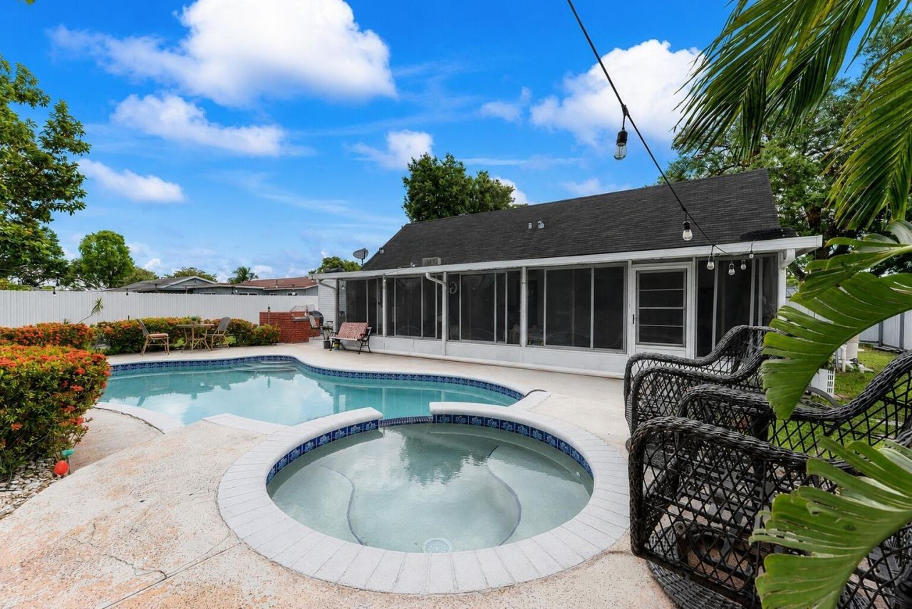 400 NW 98th Avenue, Pembroke Pines, FL 33024 Photo