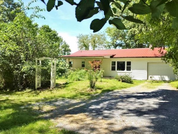 247 Hill Top Dr, Lewisburg, WV 24901