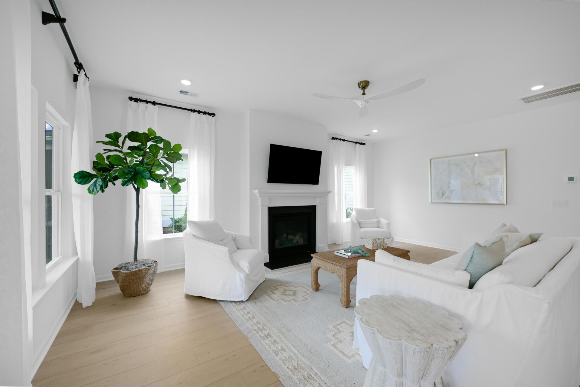 168 Ireland Drive Photo 10