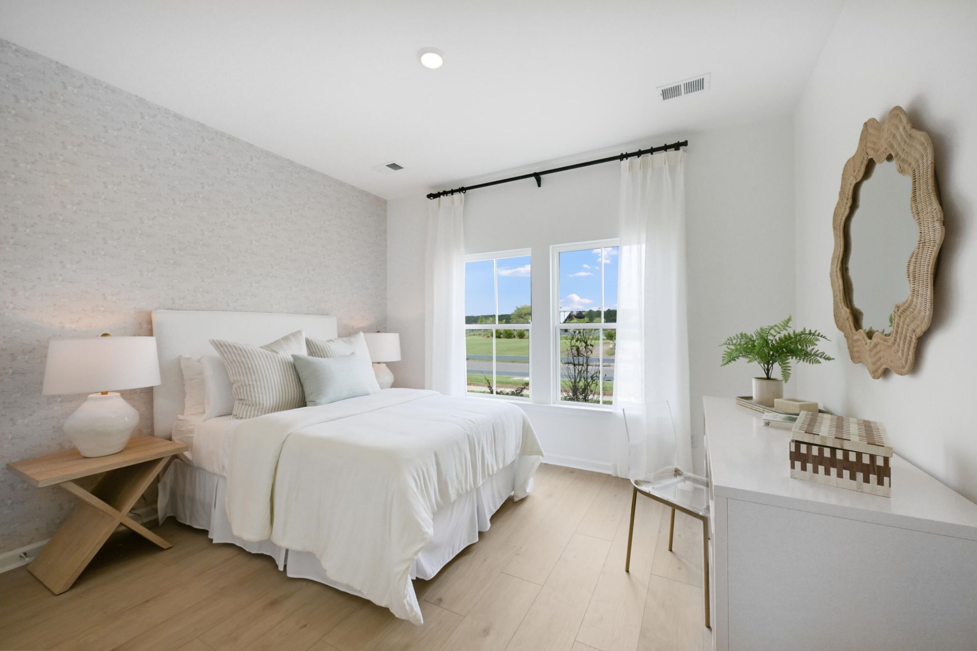 168 Ireland Drive Photo 14
