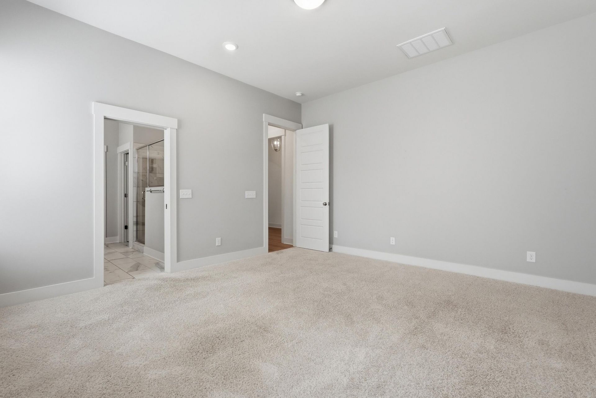 601 Blueway Avenue Photo 17