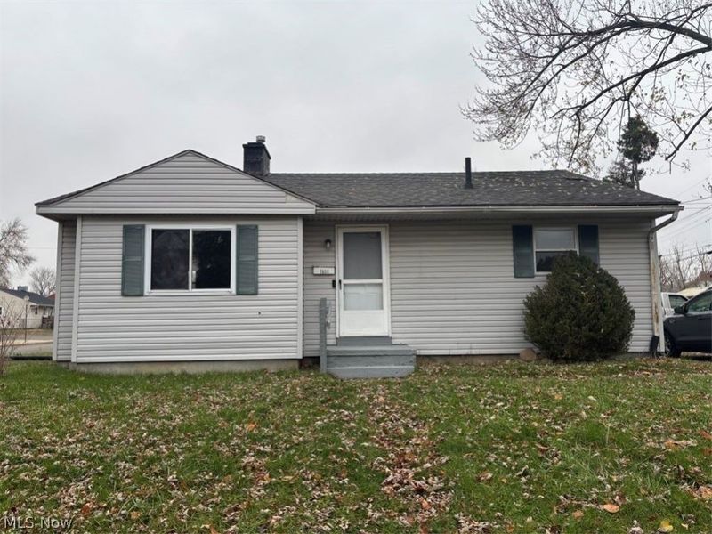 1820 Midway Avenue NE, Canton, OH 44705 Photo 1