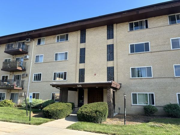 535 S Cleveland Avenue, Unit 202, Arlington Heights, IL 60005