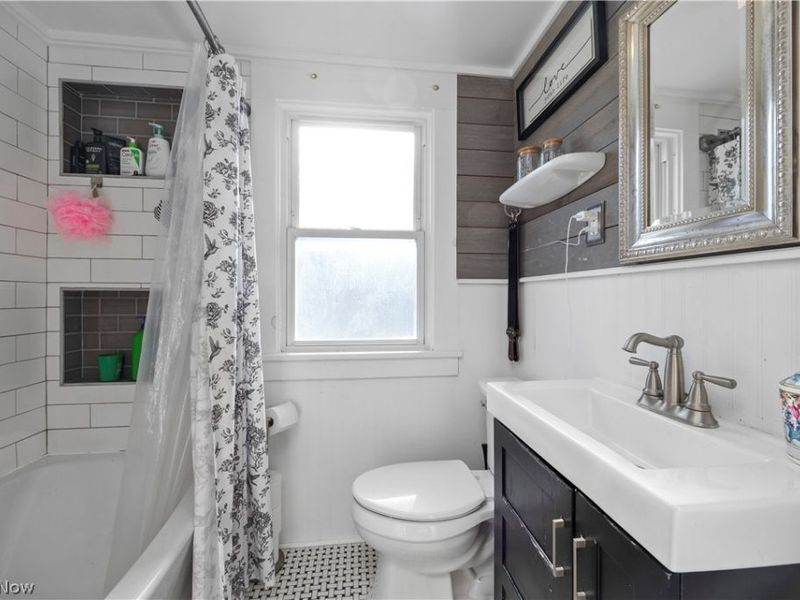 16903 Woodbury Avenue, Cleveland, OH 44135 Photo 16