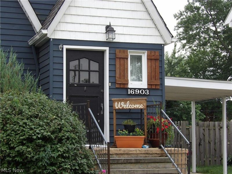 16903 Woodbury Avenue, Cleveland, OH 44135 Photo 2