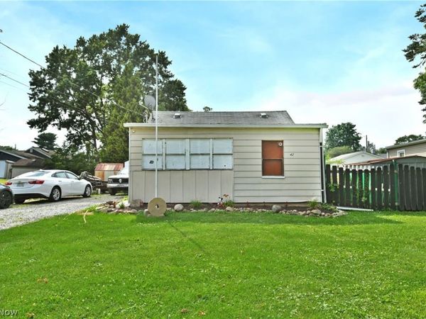 42 Dangel Avenue , Akron, OH 44312