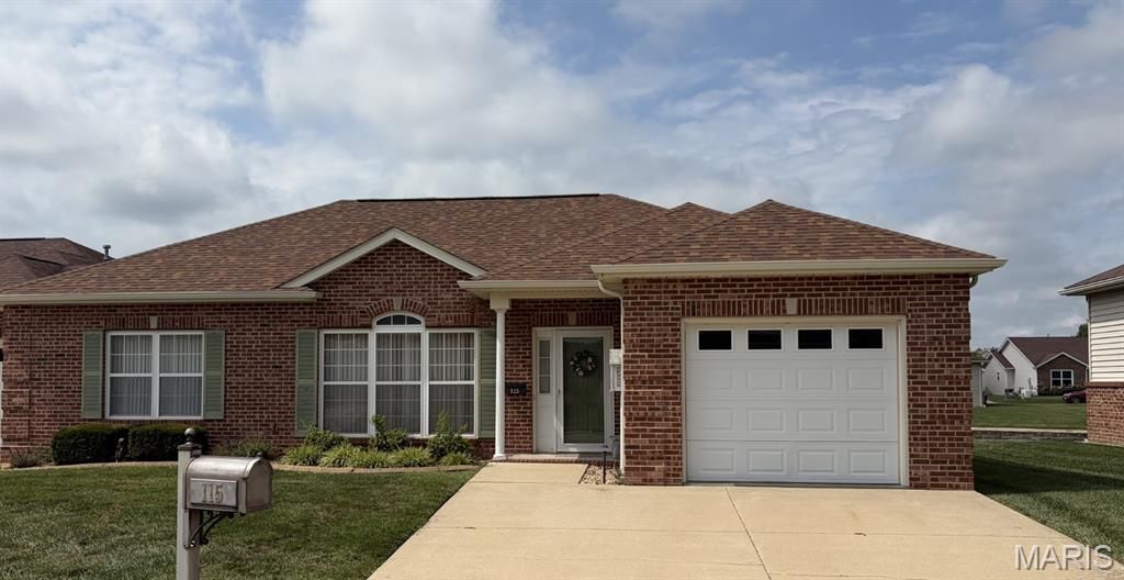 115 Saint Christopher Court , Mascoutah, IL 62258 Main Photo