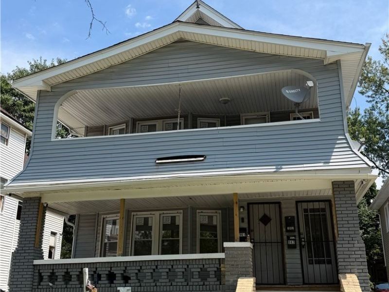 981 Thornhill Drive, Cleveland, OH 44108 Photo 1