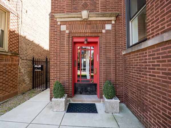 5737 N Washtenaw Avenue , Unit 1, Chicago, IL 60659