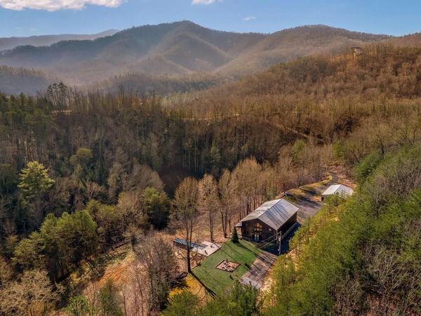 1293 Laurel Lick Road, Sevierville, TN 37862