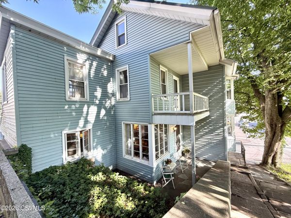 15 N 11TH Street , Ashland, PA 17921