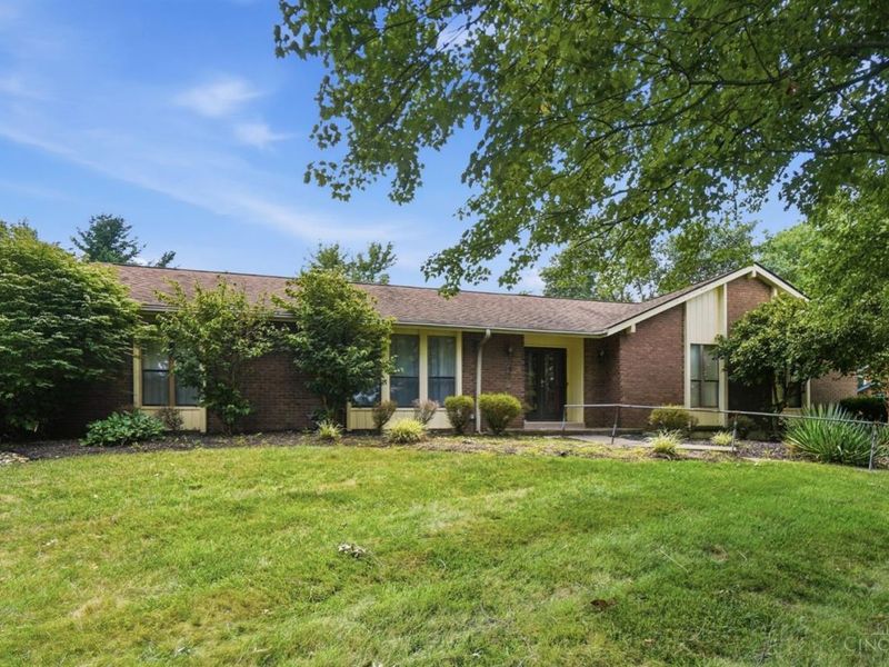7031 Butterwood Drive, West Chester, OH 45241 Photo 2