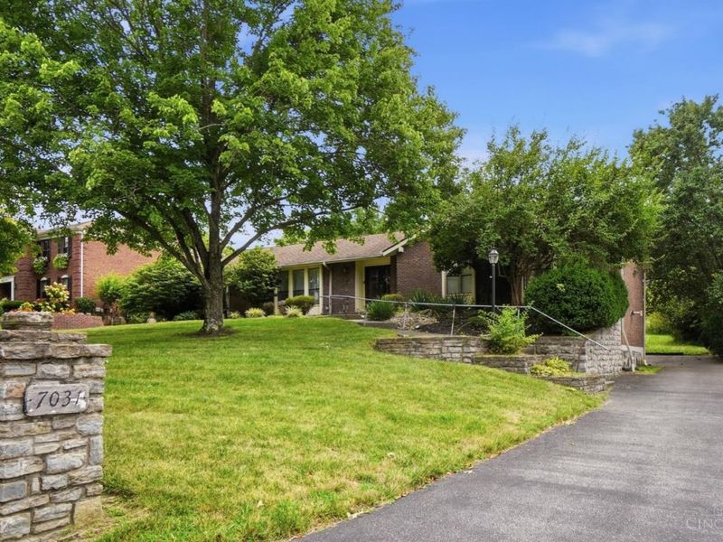 7031 Butterwood Drive, West Chester, OH 45241 Photo 3