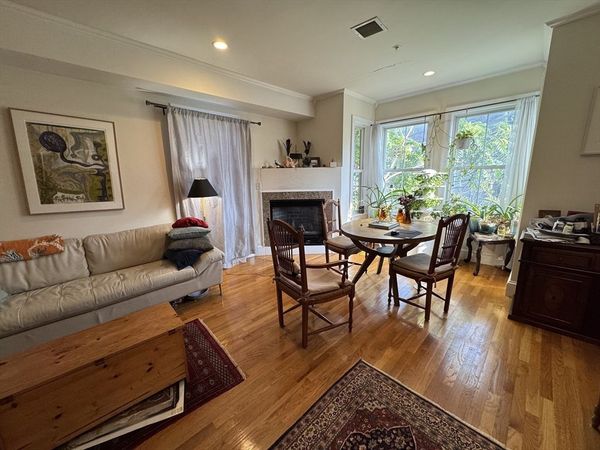 23 Lake St, Unit 2, Somerville, MA 02143