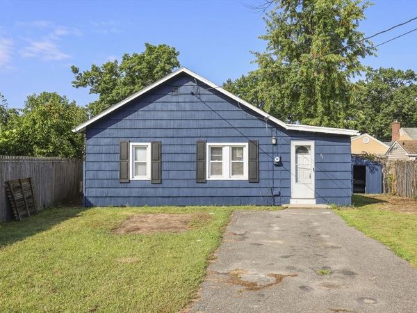 94 Upland St, Springfield, MA 01104