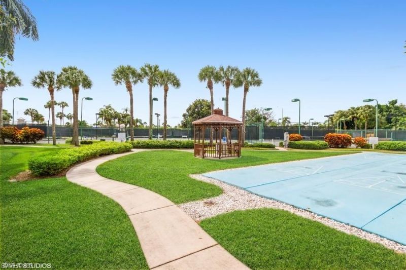2885 Citrus Lake Dr, Unit N-305, Naples, FL 34109 Photo