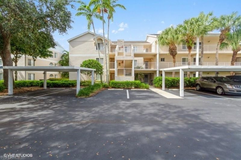 2885 Citrus Lake Dr, Unit N-305, Naples, FL 34109 Photo