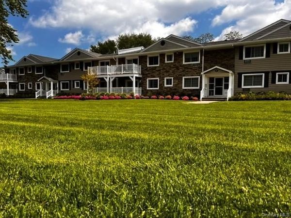 9 Williams Boulevard , Unit 22-2F, Lake Grove, NY 11755
