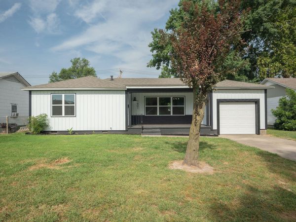 1601 Park Heights Street , Miami, OK 74354