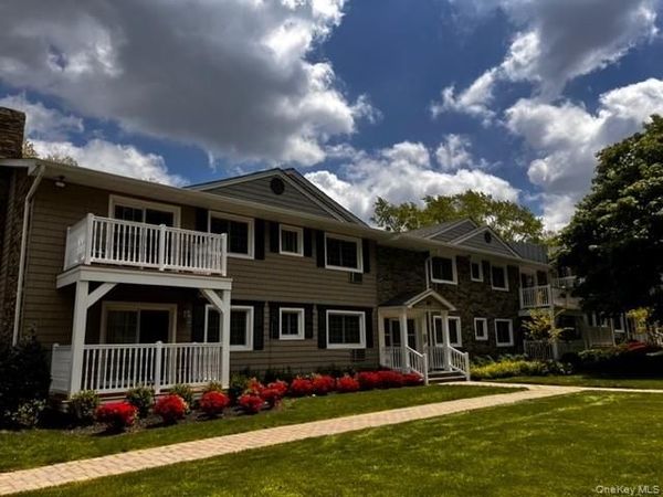 9 Williams Boulevard , Unit 25-2D, Lake Grove, NY 11755
