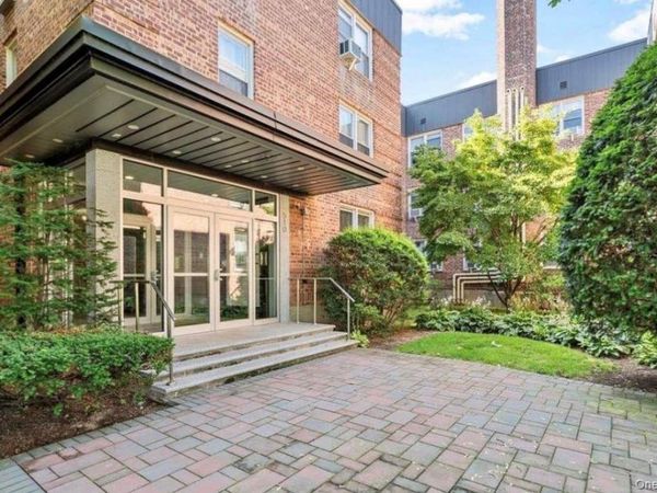510 Dubois Ave , Unit 3 C, North Valley Stream, NY 11581