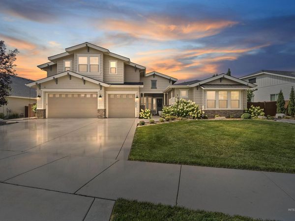 5853 W Venetian Dr, Eagle, ID 83616