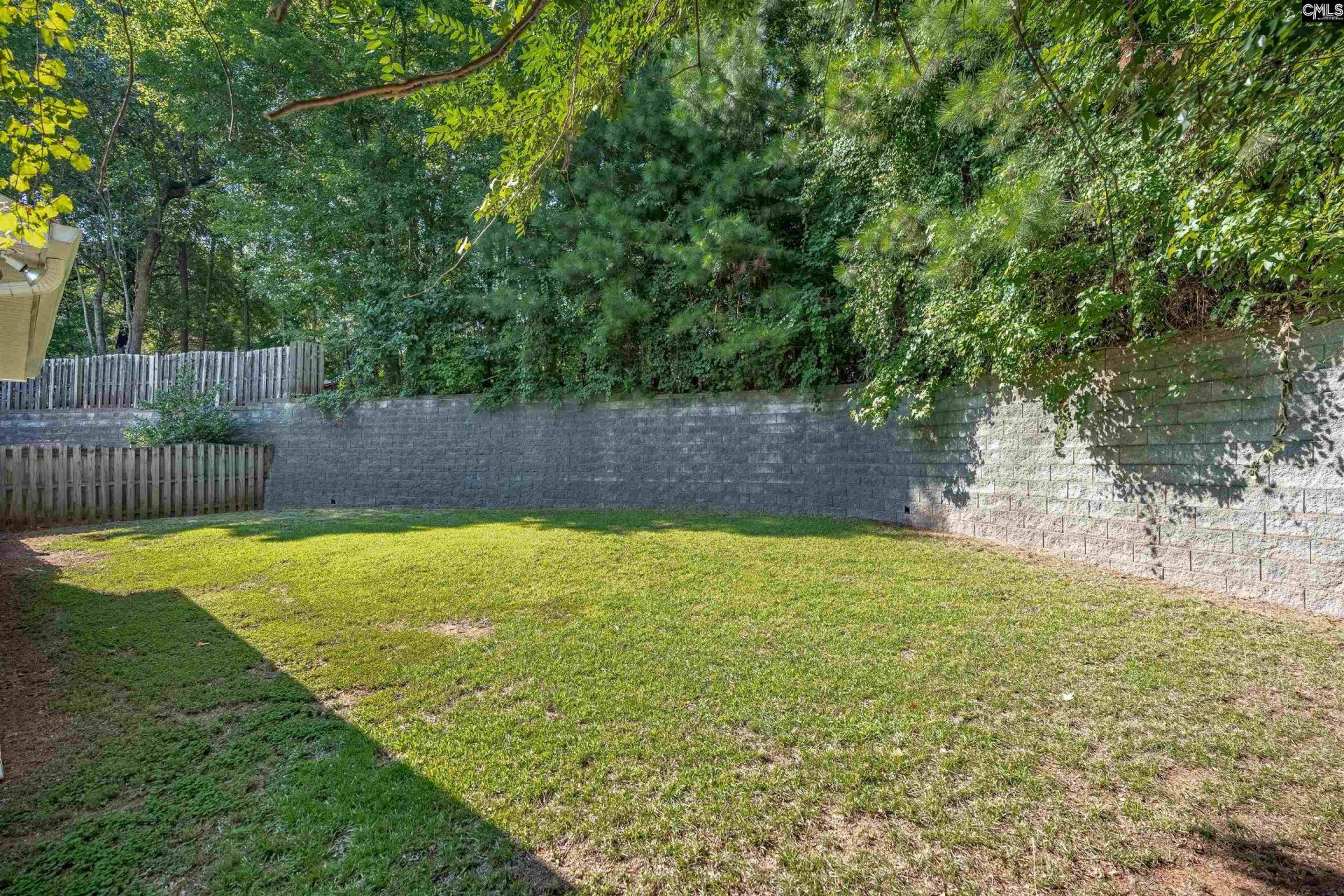 408 Barnet Court  Photo 14