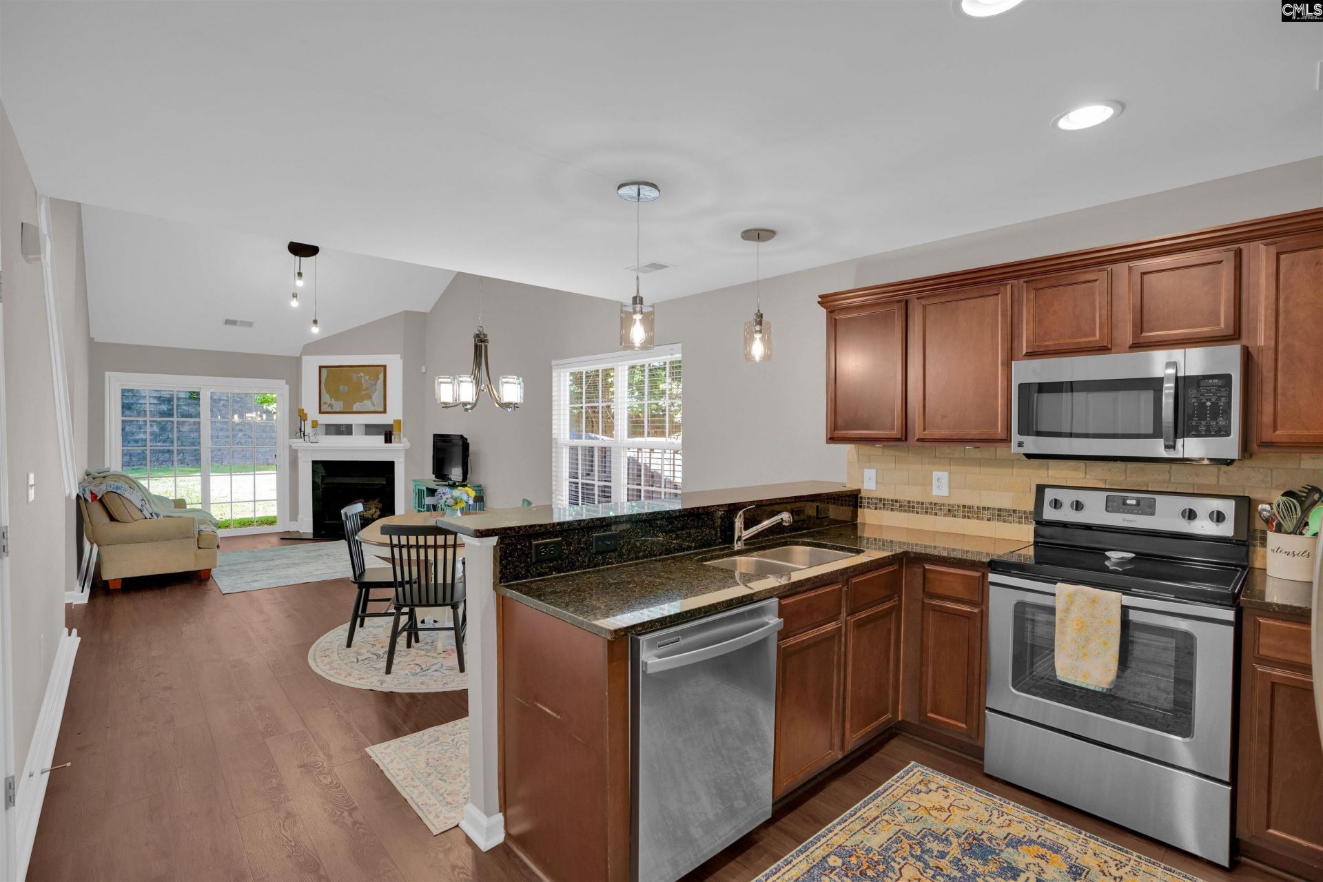408 Barnet Court  Photo 4