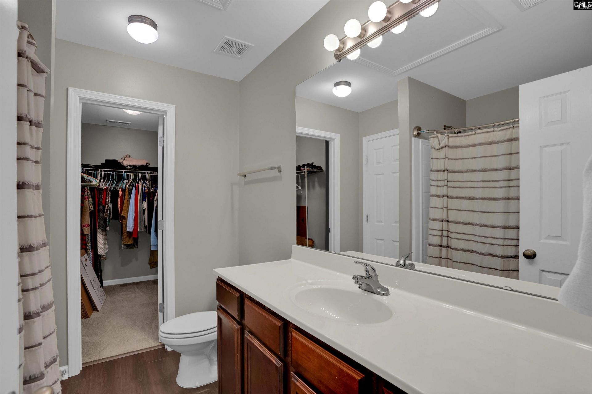408 Barnet Court  Photo 7