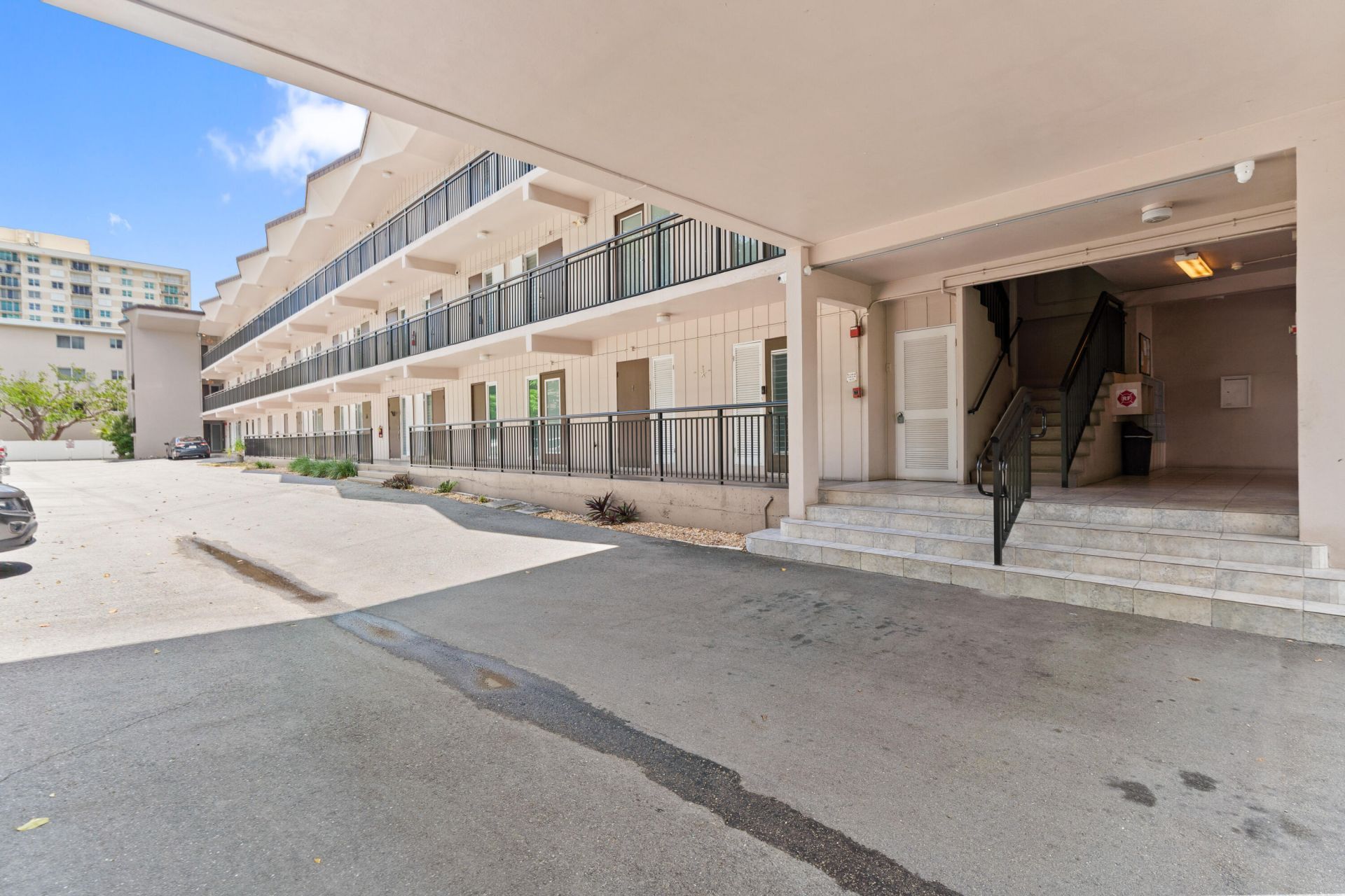 1967 S Ocean Boulevard, Unit 107, Lauderdale by the Sea, FL 33062 Photo