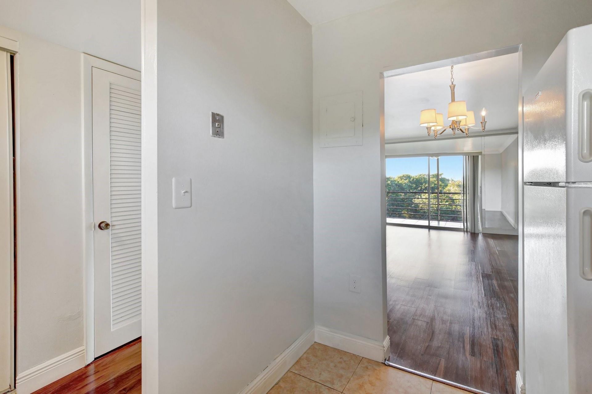 8225 Sunrise Lakes Boulevard, Unit 303, Sunrise, FL 33322 Photo