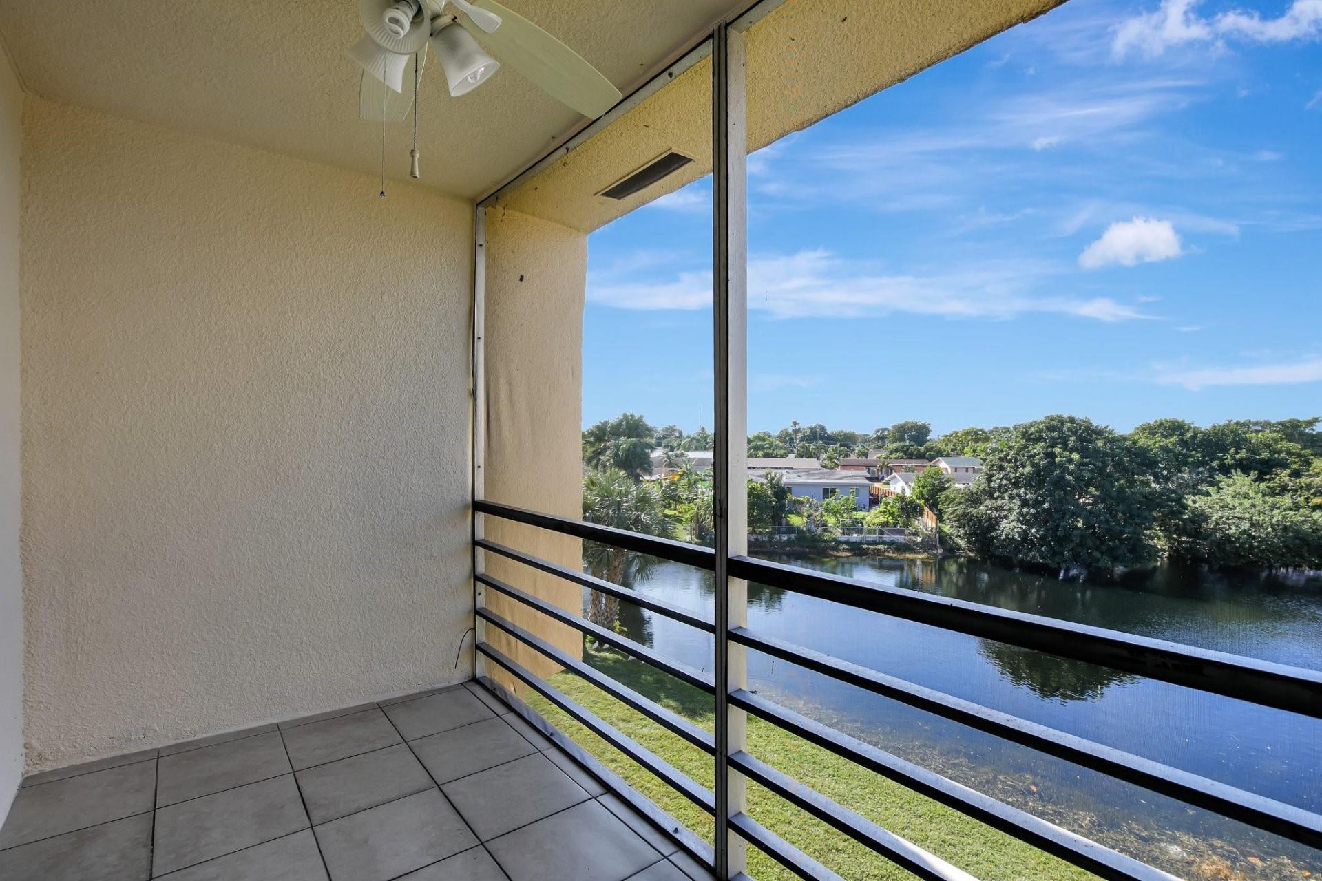 8225 Sunrise Lakes Boulevard, Unit 303, Sunrise, FL 33322 Photo