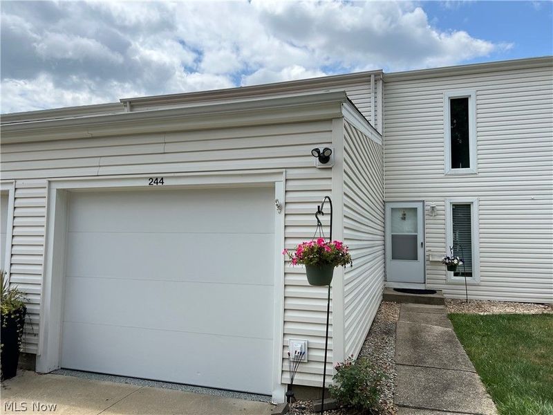 244 Deepwood Drive, Wadsworth, OH 44281 Photo 1
