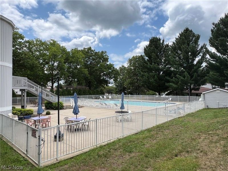 244 Deepwood Drive, Wadsworth, OH 44281 Photo 3