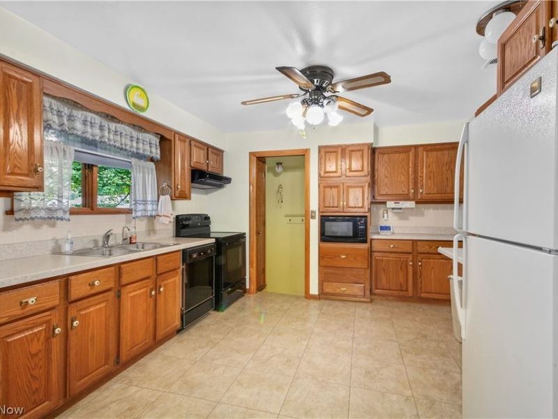 2494 Ardenwood Place, Austintown, OH 44515 Photo 13