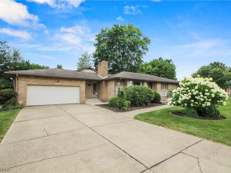 2494 Ardenwood Place, Austintown, OH 44515 Photo 2