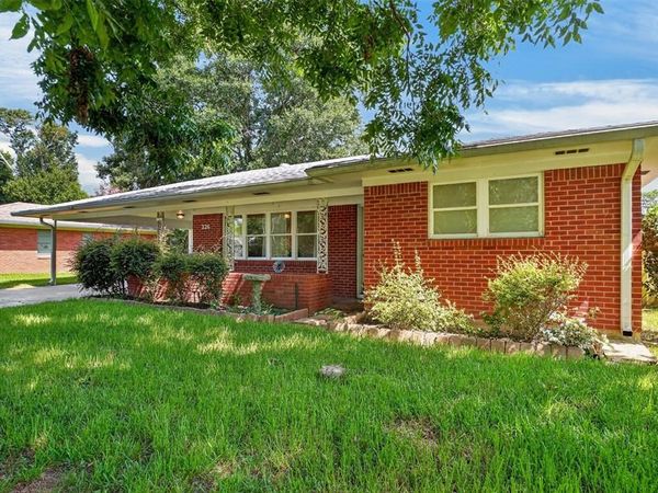 326 Meadowbrook Lane, Shreveport, LA 71105
